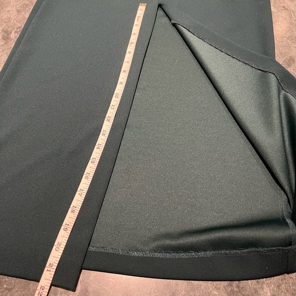 XSCAPE Dress Emerald Pine Green Prom Size 10 NWT Off-The-Shoulder Peplum Gown - Picture 15 of 16